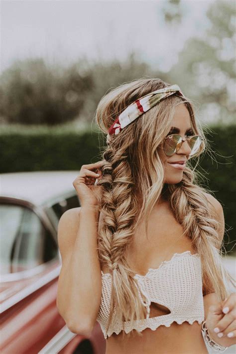 Feel like yourself by wearing your hair down and naturally curly. Pin by Ann Alexander on hair in 2020 | Country girl ...