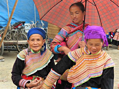 Flower Hmong | Vietnam. Colorful Bac Ha market. WATCH THE VI… | Flickr