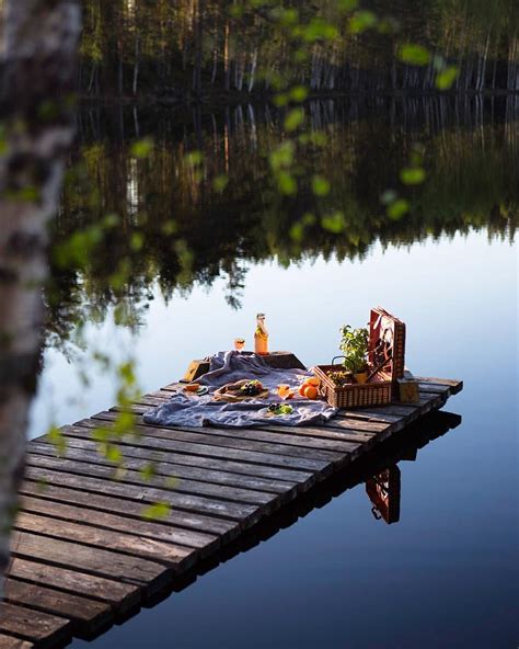 Summer Evening Picnic By The Lake Romantic Picnics Picnic Pictures