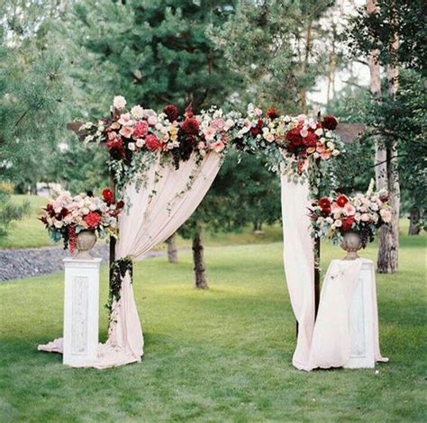 Using your diy approach, you can make a thick arch made of wooden flowers by joining these flowers in a row with wire. 20 DIY Floral Wedding Arch Decoration Ideas