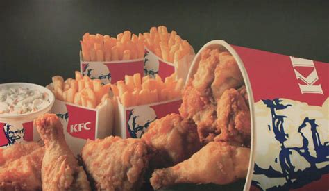 Kfc menyajikan promo dan menu terbaru loh. Harga Menu KFC Bucket dan Super besar - asangel