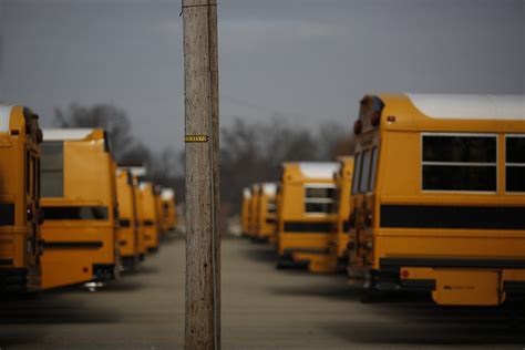 Colorado Schools Issuing Buckets Kitty Litter For Students To Go To