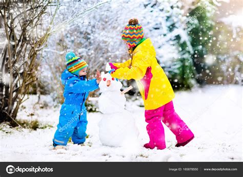 Kids Building Snowman Children In Snow Winter Fun — Stock Photo