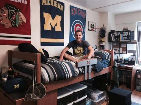 How To Decorate A Guys Dorm Room 23 Simple And Easy Ideas For 2021