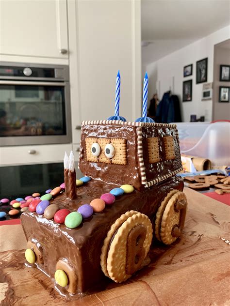 Lokomotive geburtstagskuchen zug kita backen kinder ideen desserts. Geburtstagskuchen Lokomotive | Geburtstagskuchen, Kuchen ...