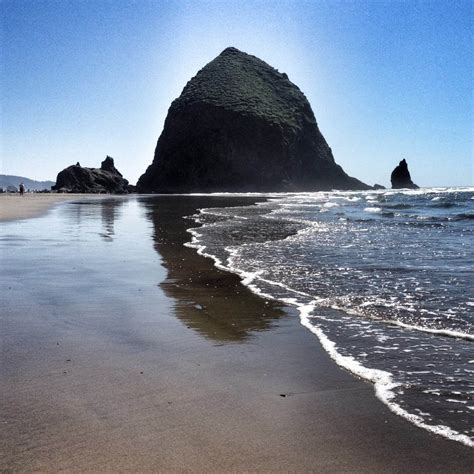 Haystack Rock Cannon Beach Cannon Beach Oregon One Of The