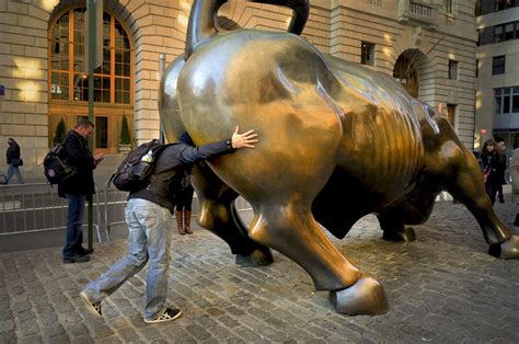 The Epic History Of The Wall Street Bull — Piccola New Yorker Special Trips