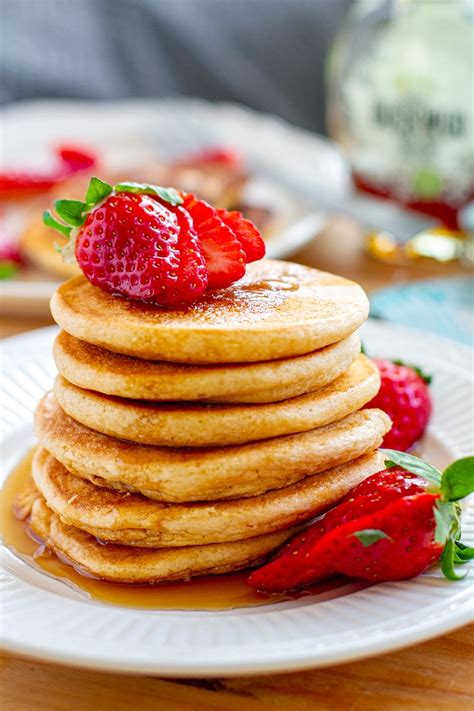 Japanese souffle pancakes) are an airy pancake dream come true. Paleo Soufflé Pancakes - Irena Macri | Food Fit For Life
