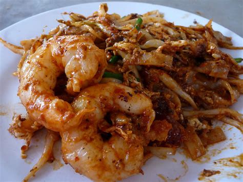 In indonesia, the dish is served in chinese restaurants and traveling street hawker, and locally known as kwetiau goreng (indonesian: Penang Aug 09 - 21 Extra spicy Char Kuey Teow, Lorong Sela ...