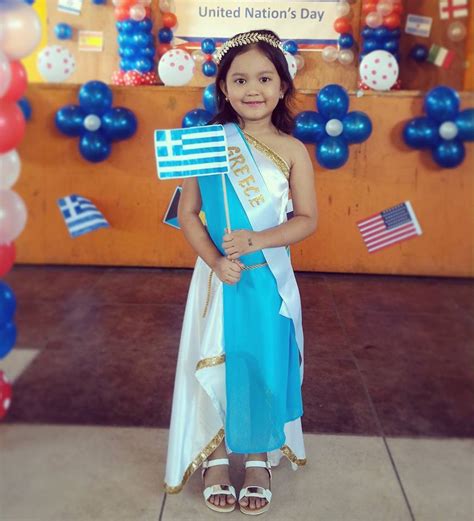 DIY United Nation Costume Idea: Greece | The Misis Chronicles