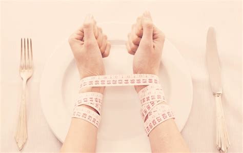 4 Signs You Are Suffering From Eating Disorder