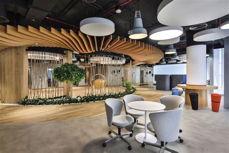 Spectacular Dubai Office Inspired By The Beautiful Sandy Dunes