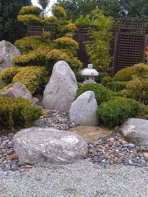 A water fountain and an art piece can be added to an oriental garden. japanese gardens plants - Google Search | Zen rock garden ...