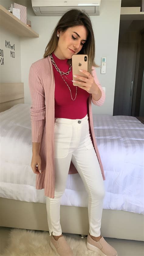 Blusa Pink Calça Branca Cardigan Rosa Em 2020 Looks Femininos