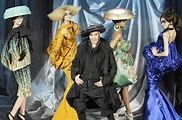 Retrospectiva Vibrante: John Galliano en Dior - Meow Magazine | Meow ...