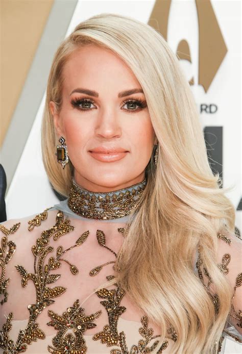 Stunning Blonde Carrie Underwood Looking Amazing At Cma Awards 2019 In