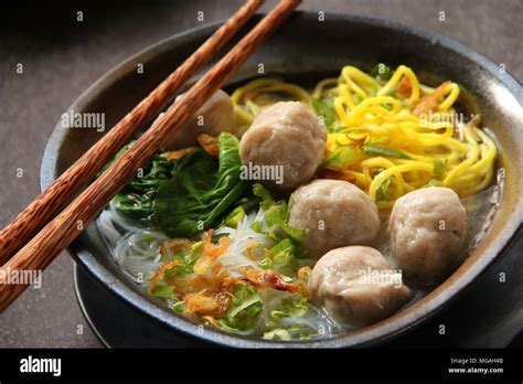 Mie Bakso Noodle And Meatball Soup The Most Popular Peranakan Street