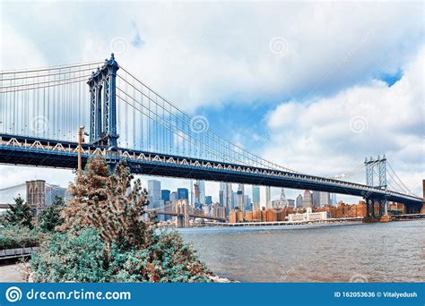 New York View Of The Lower Manhattan And The Manhattan Bridge Across
