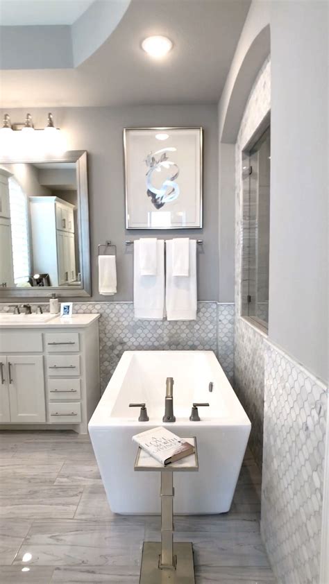 Modern Glam Master Bath 1000 In 2020 Master Bathroom Design