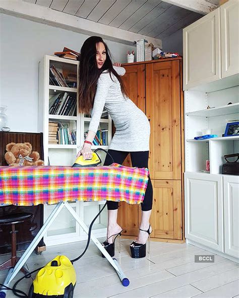Meet This Russian Model Who Holds Guinness World Record For The Longest Legs The Etimes