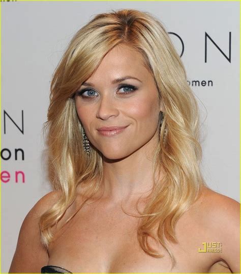 Cast As Miss Stretchberry Is Reese Witherspoon Side Bangs Hairstyles Haircuts For Long Hair