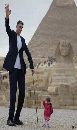 اطول رجل في العالم معلومات عن رجل فريد من نوعه عالم ستات