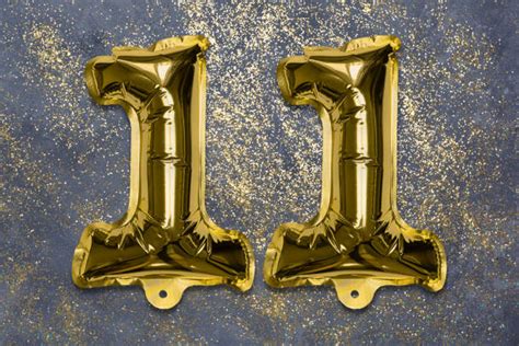60 Gold Number 11 Balloons Stock Photos Pictures And Royalty Free