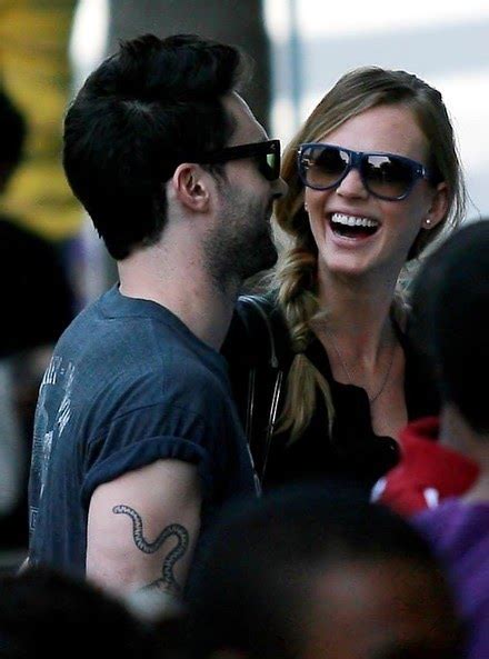 Adam Levine Anne Vyalitsyna And Girl Image 63106 On