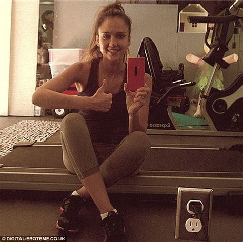 Jessica Alba Groans After A Sweaty Run On The Treadmill Daily Mail Online