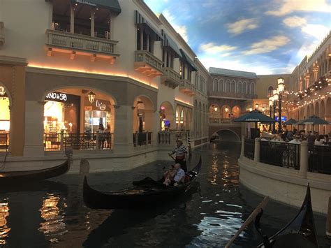 review the venetian las vegas is an aging icon on the strip