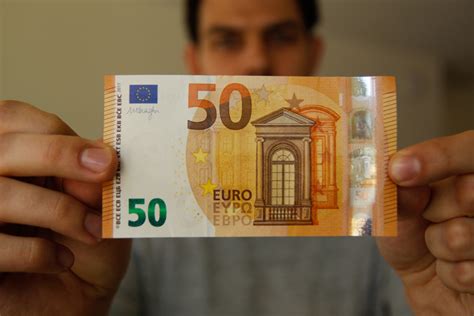 Spielgeld und rechengeld zum drucken und ausschneiden. Der neue 50-Euro-Schein im HAW-Test | FINK.HAMBURG