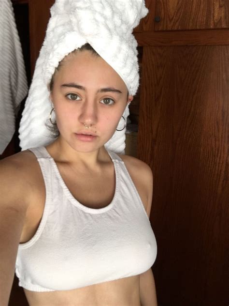 Lia Marie Johnson Nude And Sexy 5 Photos Thefappening