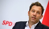 SPD–Chef Lars Klingbeil stellt sich Fragen, Sorgen und Ärger am Haff