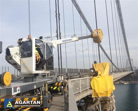 İstanbul'da fatih sultan mehmet (fsm) köprüsü üzerinde edirne istikametinde seyir halinde olan otomobil alev alev yandı. FSM Köprüsü Hareketli Platform Bakım