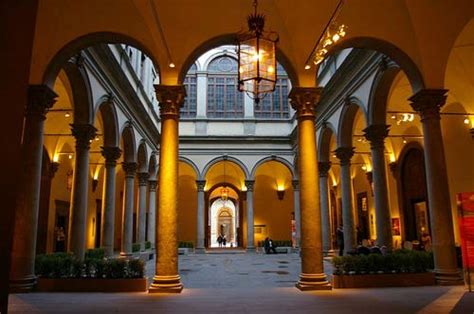 News, cultura, viaggi, business, istruzione, storia, lingua e molto altro ancora. Palacio Strozzi - Italia