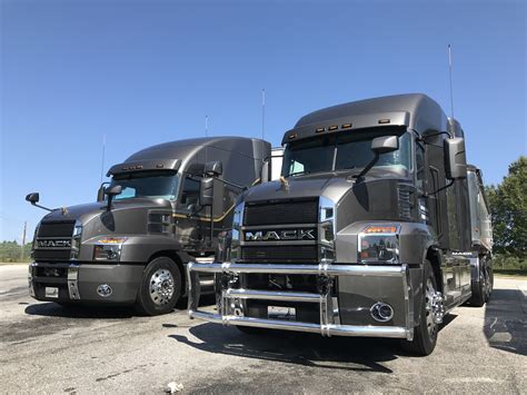 Driving The New Mack Anthem Truck News