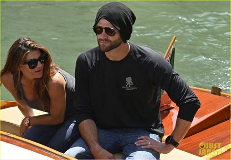 Jared Padalecki And Wife Genevieve Go For Boat Ride Through The Venice Canals Photo 4592536