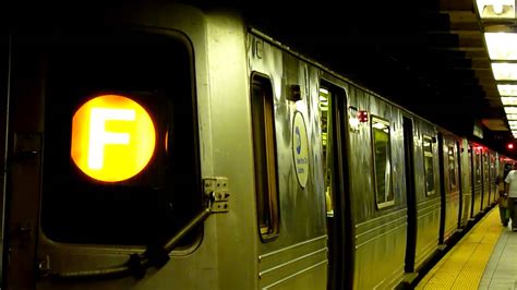 R46 F Train Enters 74 Street Youtube