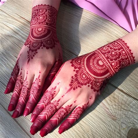 Different Types Of Mehendi Designs And Colors You Can Choose From