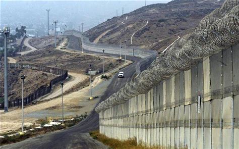 El Muro Entre México Y Estados Unidos Un Poco De Historia Donald