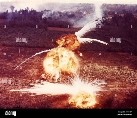 Vietnamkrieg Napalm Napalm Dropped More Than 338000 Tons Of Napalm