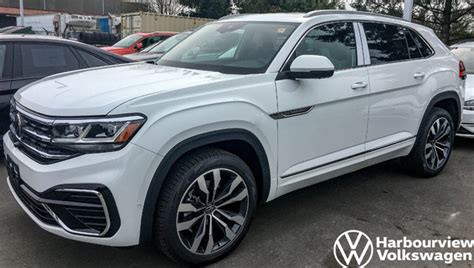 Side steps make it easy to step in and out of your atlas cross sport. New 2020 Volkswagen ATLAS CROSS SPORT EXECLINE 3.6L w/R ...