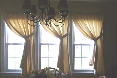 Amish Inspired Dining Room Curtains Colonial Dining Room Dining Room