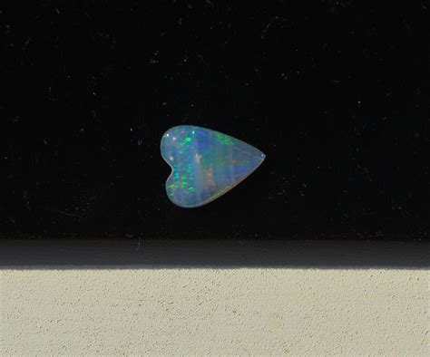 Loose Australian Crystal Opal Heart Cabochon 08 Cts 10mmx10mm