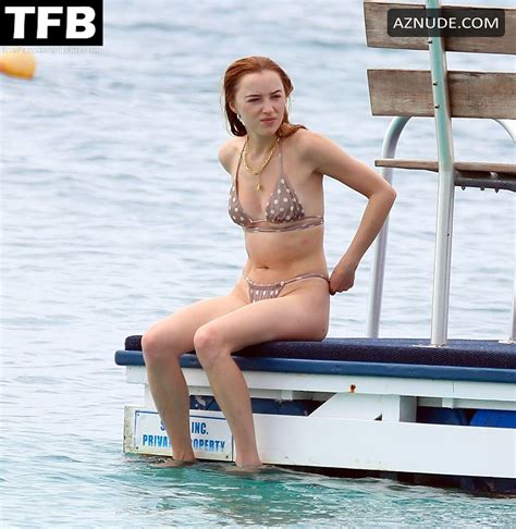 Phoebe Dynevor Sexy Seen Flaunting Her Sensational Body In A Tiny Bikini On The Beach In