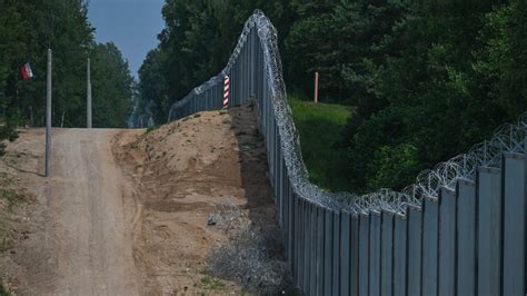 Białoruś wzywa Polskę do zburzenia muru na granicy Dziś szczególnie niepokoją nas poczynania
