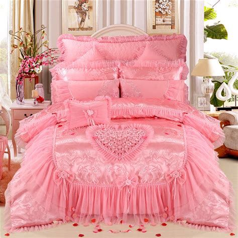 2017 New Silk Cotton Satin Luxury Jacquard Lace Wedding Bedding Set Romantic Time Duvet Cover
