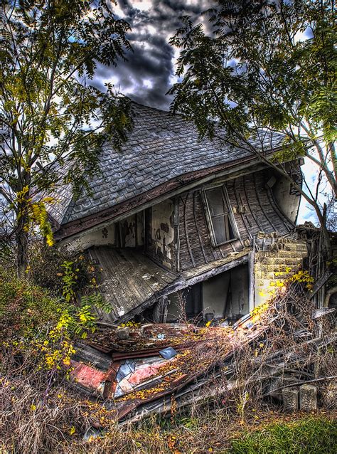 Fallen House Hdr An Old Fallen House Out In The Country B Flickr