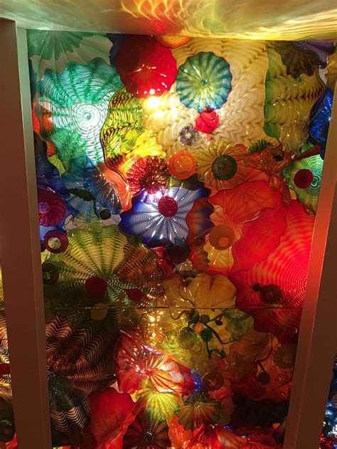 Why the Chihuly Glass Exhibit is a Must See - The Frugal Fashionista