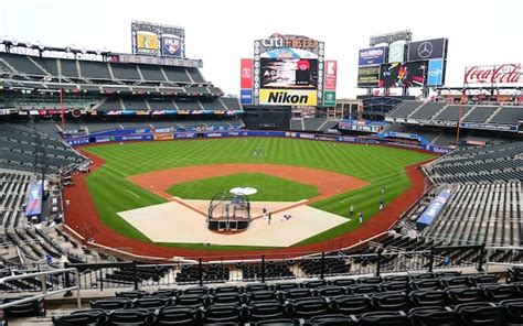 The dodgers were back in action at dodger stadium on monday, playing an intrasquad game with clayton kershaw on the mound. Dodgers-Mets Series Finale At Citi Field Airing On ESPN ...